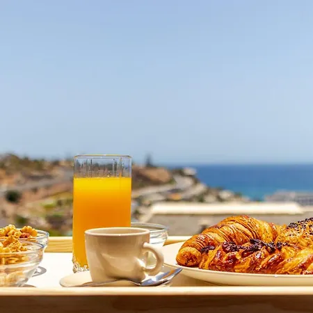 Increible Terraza Con Vistas Al Mar En *