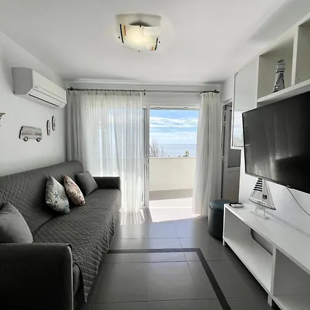 Colina Sea View *