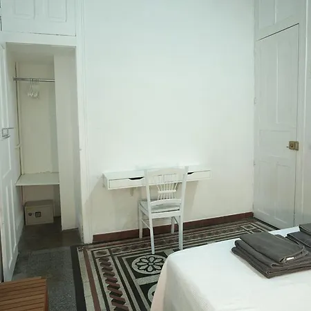Downtown House 2*