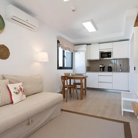 Apartment B Slow Condor *