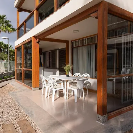 Apartment Front Papagayos