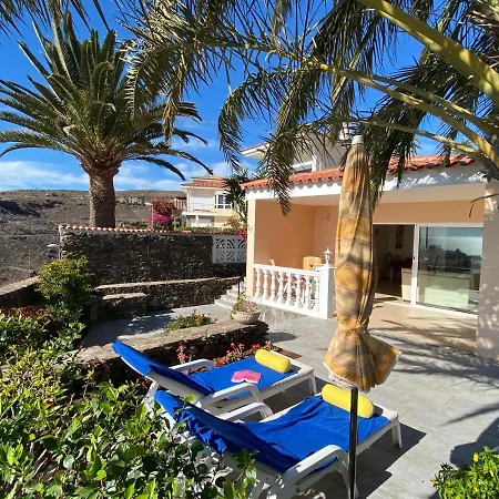 Hibiscus Apartment