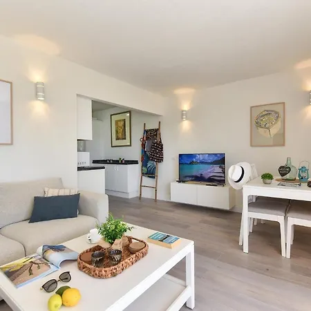 Rocas Rojas 406b By Villagrancanaria *