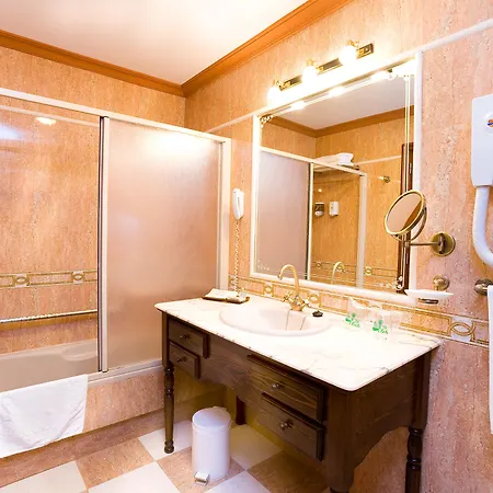 Club Hotel 4*