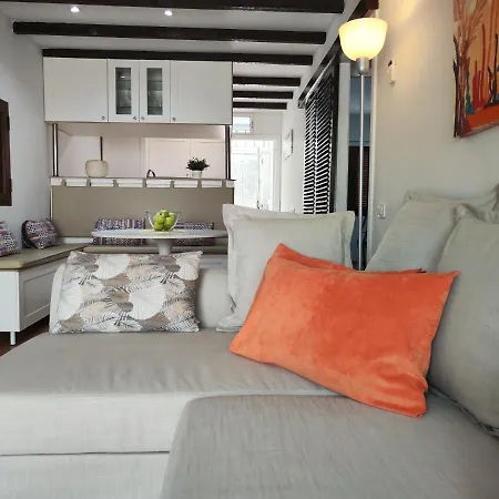 Balandros 116 Apartment