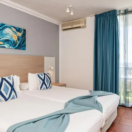 Apartahotel New Folías 3*