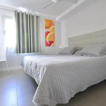 Aparthotel El Yate