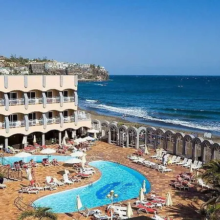 Club 4*