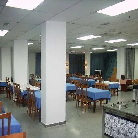 Apartahotel New Folías 3*
