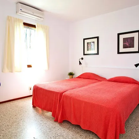 Rocas Rojas Hotel 2*