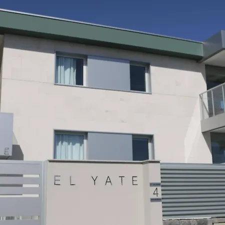 Aparthotel El Yate
