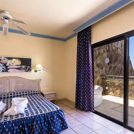 Bluebay Club Apartment