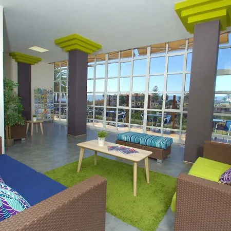 Apartahotel New Folías 3*