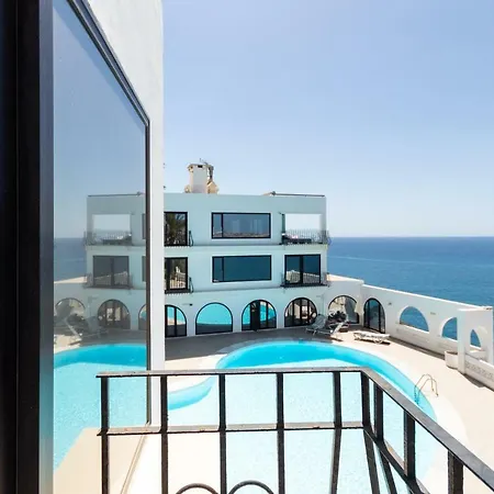 Monte Del Moro Apartment