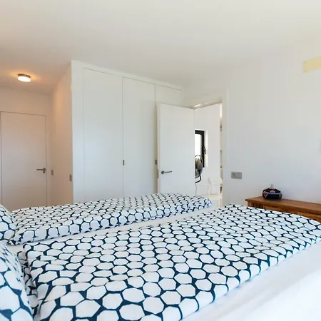 Monte Del Moro Apartment