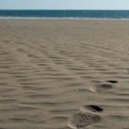 Primera Linea De Playa De Burras Apartamento *