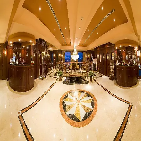 Club Hotel